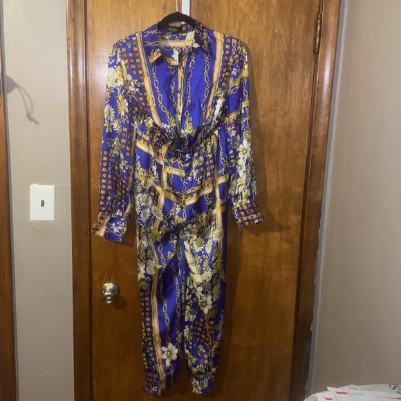 Akira Two Piece Set - Picture 8 of 8